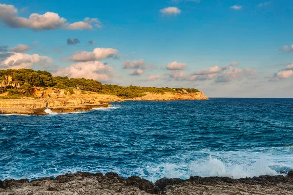Landschap Met Rotsen Boven Zee Onder Hemel Eilanden Van Balearen — Stockfoto