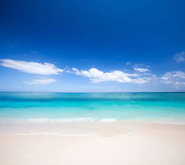 Hermoso mar tropical —  Fotos de Stock