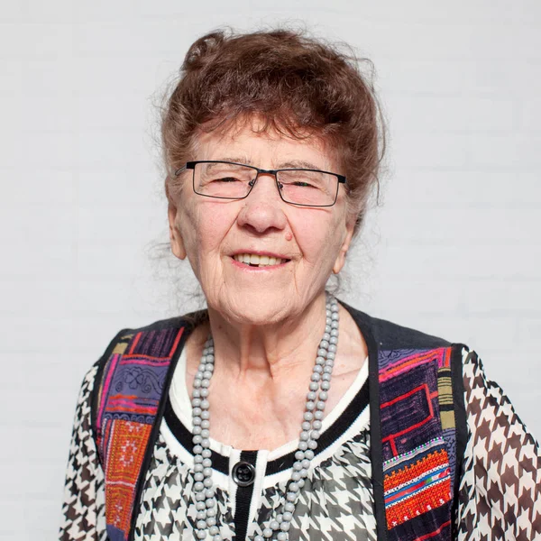 Boldog idős asszony — Stock Fotó