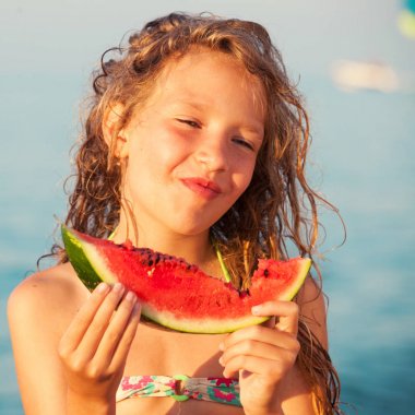 Çocuk Karpuz Yeme