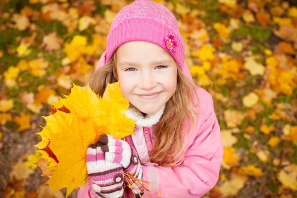 Ragazza in autunno — Foto Stock