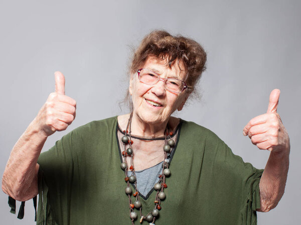 Бабушка в студии
