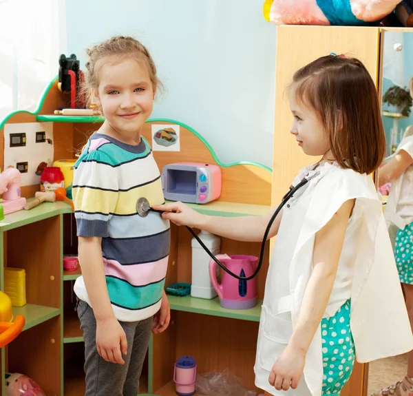 Bambino nella scuola materna — Foto Stock