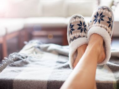 Terlik kadın ayak üzerinde