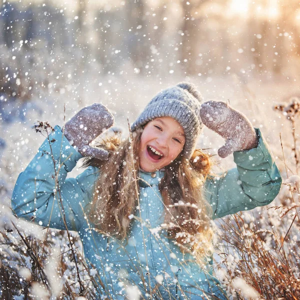 Child at winter — Stock Photo, Image