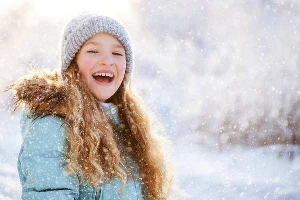 Bambino in inverno — Foto Stock