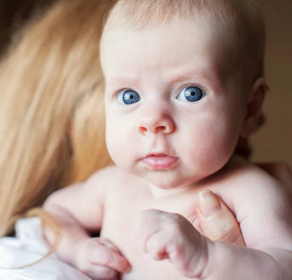 Mãe com bebê — Fotografia de Stock