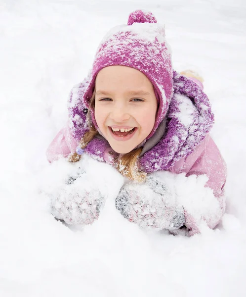 Niño en invierno — Foto de Stock