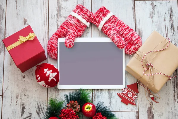 Tablet no fundo de Natal — Fotografia de Stock