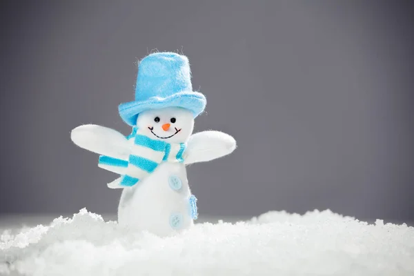 Boneco de neve na neve — Fotografia de Stock