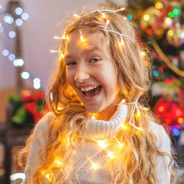 Kinderdecoratie kerstboom — Stockfoto