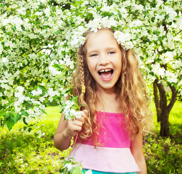 봄에 아이 — 스톡 사진