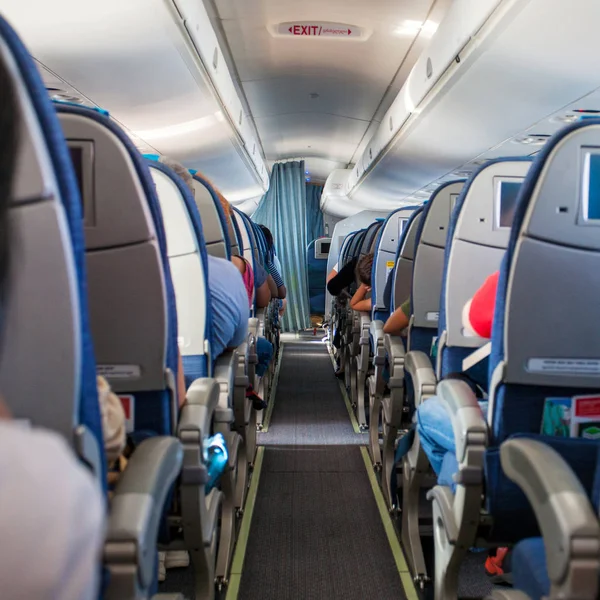 Interior del avión de pasajeros grandes — Foto de Stock