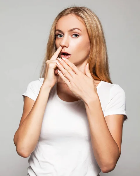 女性おすすめ鼻指 — ストック写真