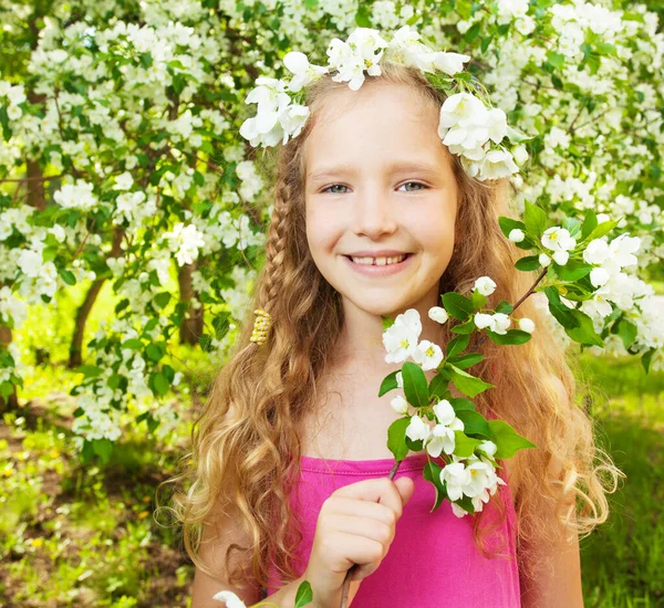 Criança na primavera — Fotografia de Stock