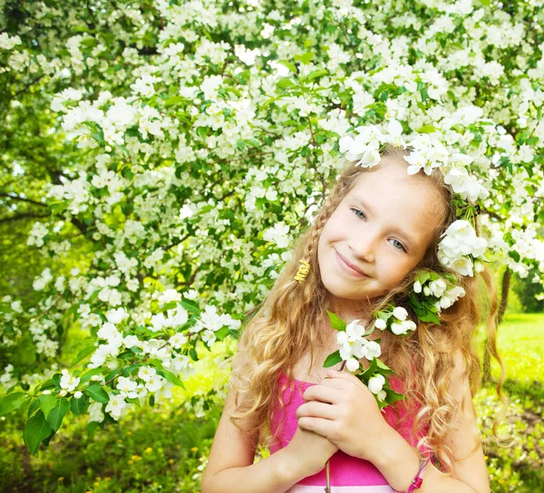 Child at spring — Stock Photo, Image