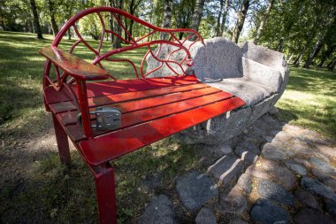 Şehirde metal taş tezgah