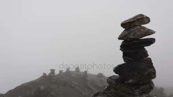 Prazo de nevoeiro em Dalsnibba na Noruega — Vídeo de Stock