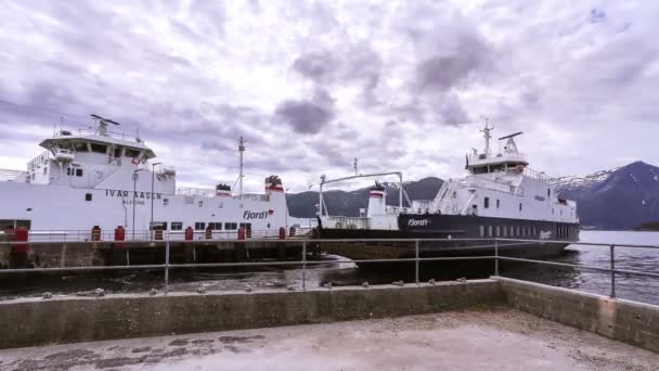 Time-lapse van vervoer veerboot in Noorwegen — Stockvideo