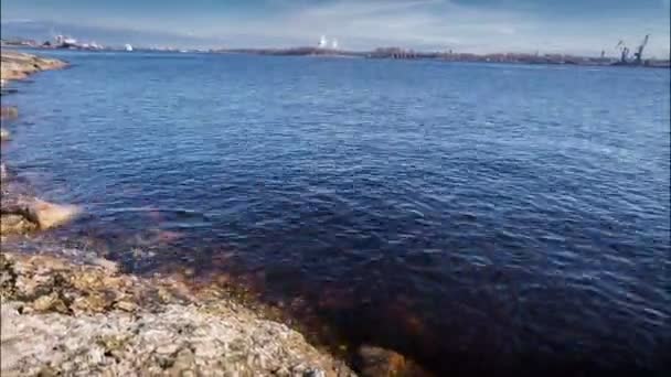 Kreuzfahrtschiff geht aus der Takelage — Stockvideo