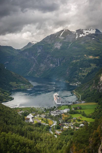 Fjord and mountain n Norway — Stock Photo, Image