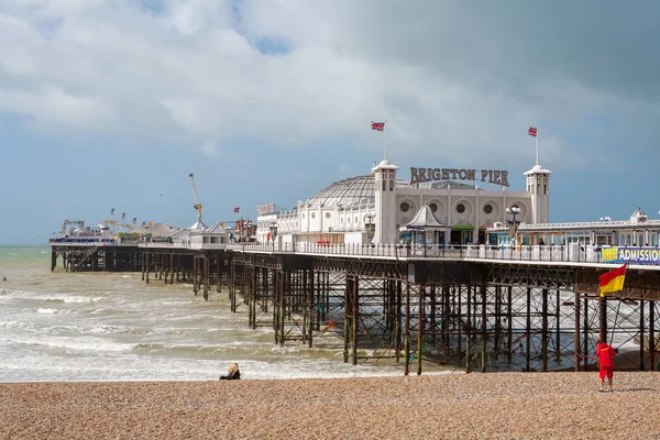 Al molo di Brighton. Brighton, Inghilterra — Foto Stock