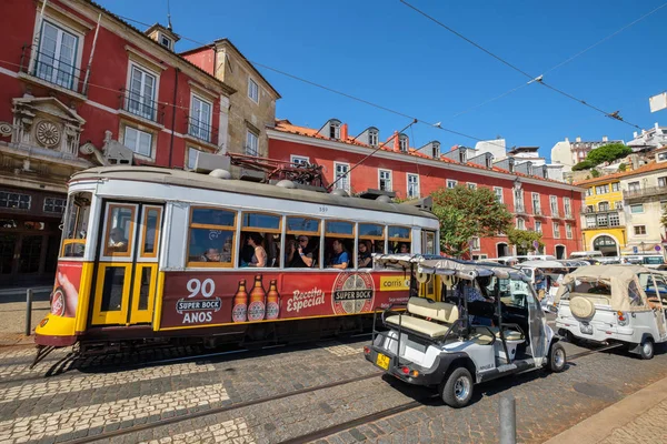 Παλιό τραμ. Λισαβόνα, Πορτογαλία — Φωτογραφία Αρχείου