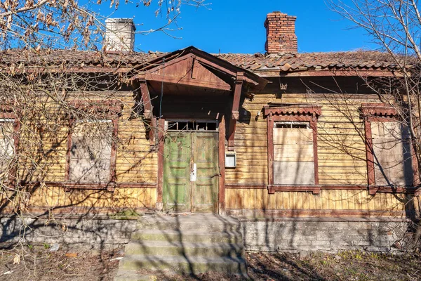 老房子的门面。塔林, 爱沙尼亚 — 图库照片