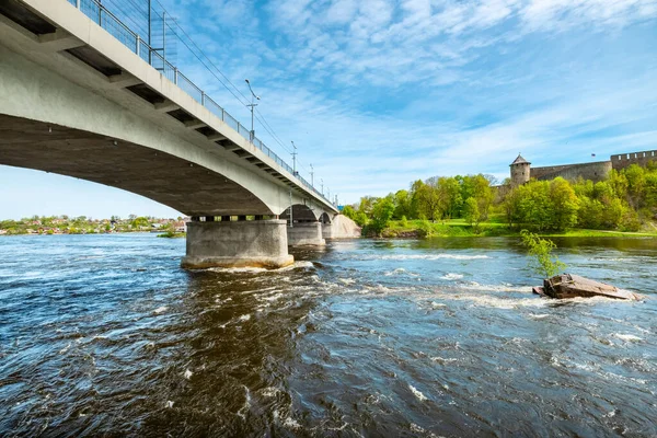 Narva Nehri. Estonya ve Rusya sınırı — Stok fotoğraf