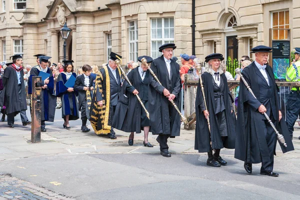 卒業式の日。オックスフォード、イギリス — ストック写真
