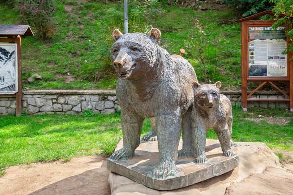 Metsovo Grécia Setembro 2016 Estátua Bronze Dois Ursos Uma Praça — Fotografia de Stock