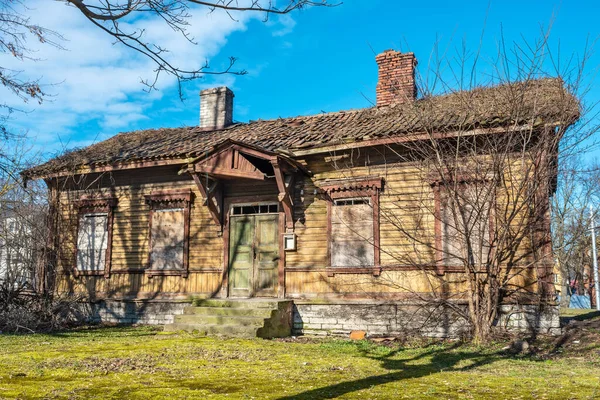 Vista Antigua Casa Madera Abandonada Tallin Estonia Europa — Foto de Stock