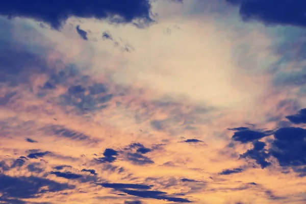 Farbenfroher dramatischer Himmel — Stockfoto