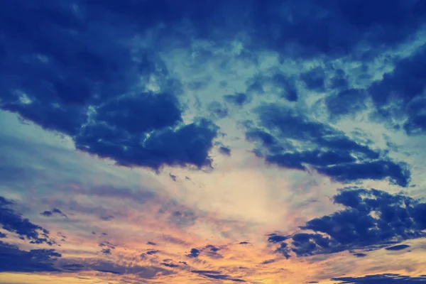Kolorowe dramatyczne niebo Zdjęcia Stockowe bez tantiem
