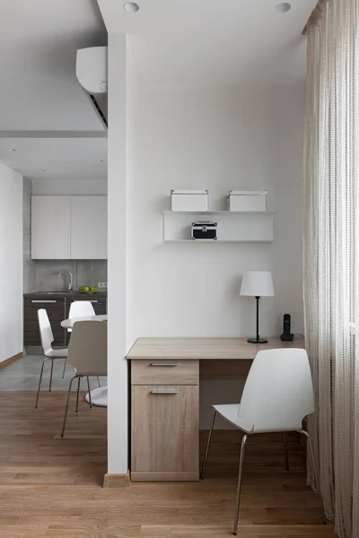 Interior do apartamento moderno em estilo escandinavo — Fotografia de Stock