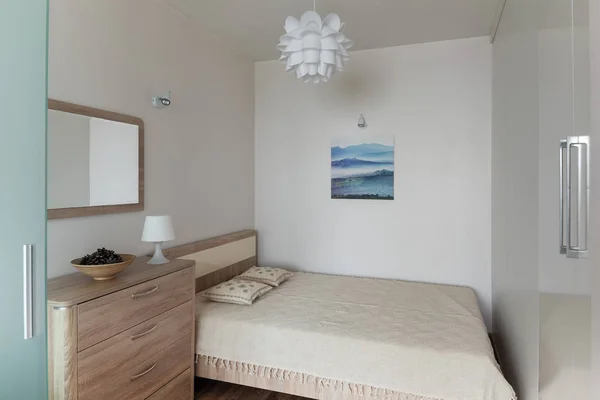 Beroom wnętrza w małym nowoczesny apartament w stylu skandynawskim — Zdjęcie stockowe