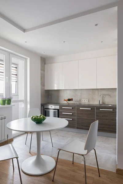 Kök inredning i modern lägenhet i skandinavisk stil — Stockfoto