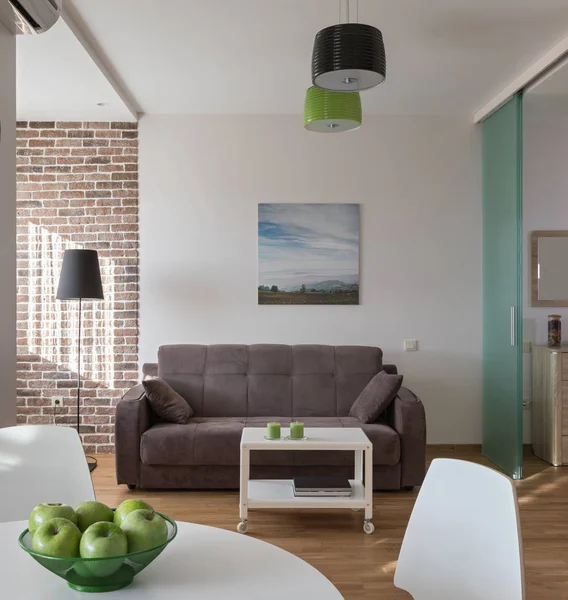 Wnętrze nowoczesne mieszkania w stylu skandynawskim — Zdjęcie stockowe