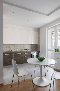 Mutfak iç İskandinav tarzı modern daire