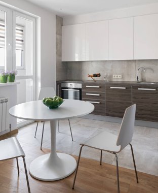 Mutfak iç İskandinav tarzı modern daire