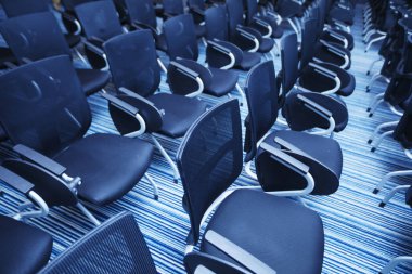 İçinin boş konferans salonu