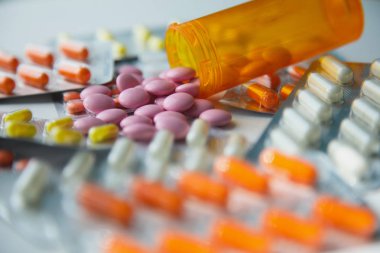 Tıp hapları paketlerine. İçinde kabarcıklar Vakumlu Ambalaj, kapsül ve pill hapları Paketli