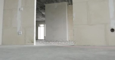 Yeni daireli ev terbiye olmadan boş güneşli Oda.