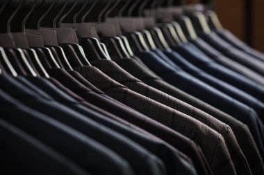 Mens satırlarının ceketler suitshop içinde uygun