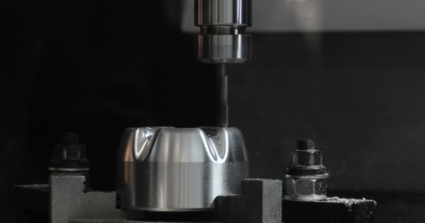 Cnc フライス盤になります鋼一部工場で — ストック動画