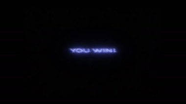 Neon titreşimli mavi harf. Merkezde kazanırsın. Siyah arka planda gürültüyle..