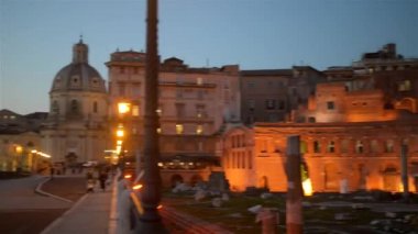 Roma, İtalya, harabelerini büyük bir kompleks Via dei Fori Imperiali Colosseum için ters sonunda yer alan trajans Pazar (Mercati di Borghese'nin) olduğunu.