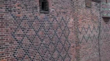 Malbork Cermen sırayla yüzey alanı tarafından dünyanın en büyük Kalesi kalesidir. Bir Ordensburg kale şeklinde Töton Şövalyeleri tarafından Marienburg, Prusya içinde inşa edilmiş.