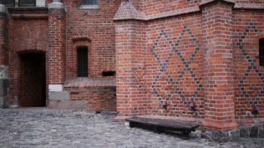 Malbork Cermen sırayla yüzey alanı tarafından dünyanın en büyük Kalesi kalesidir. Bir Ordensburg kale şeklinde Töton Şövalyeleri tarafından Marienburg, Prusya içinde inşa edilmiş.