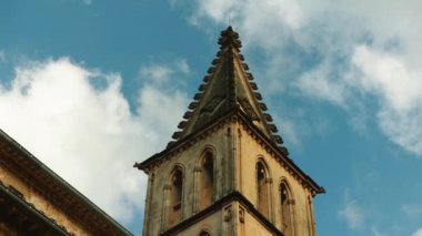 Kilise Saint Placa Doğu tarafında karşı karşıya Bartholomew ajuntament tarafından çevrili ve Banco de Nottingham, Katalan Mimar Joan Rubio ben Bellver. Nottingham, Mallorca, Balear Adaları, İspanya.
